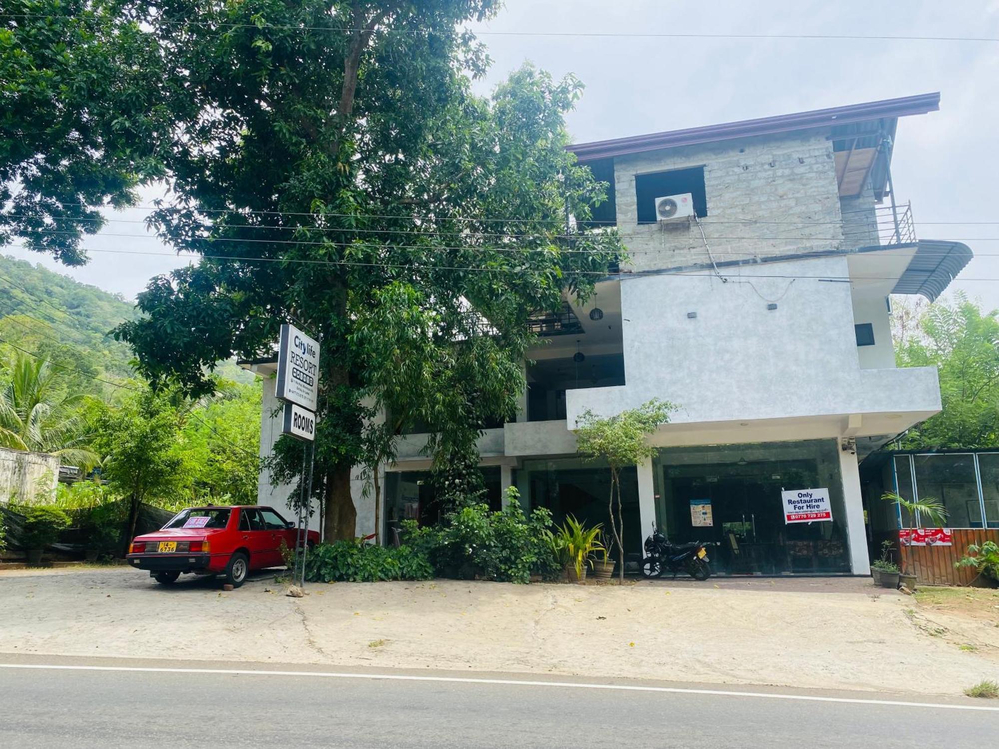 City Life Hotel And Restaurant Buttala 외부 사진